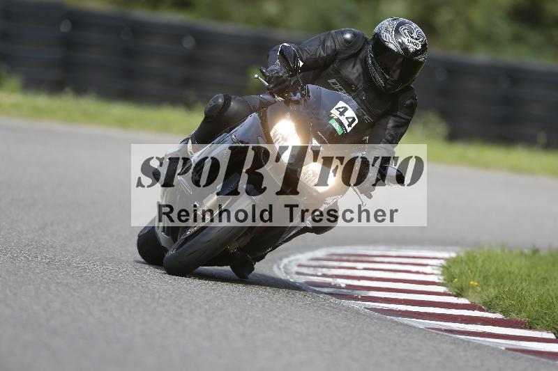 /53 16.09.2025 Track Day Domi Aegerter ADR/Gruppe gruen/44